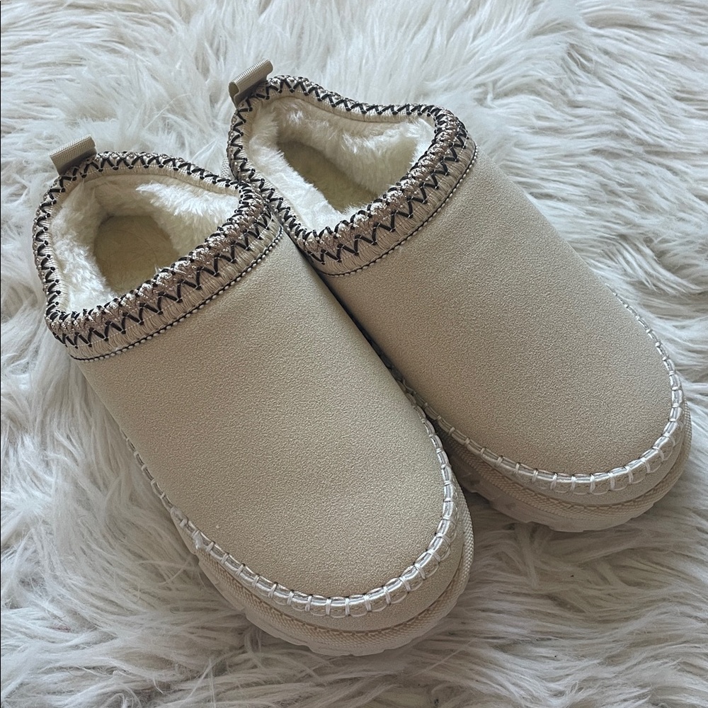 Faux Suede Patchwork Plush Winter Clog - Picture 6 of 12